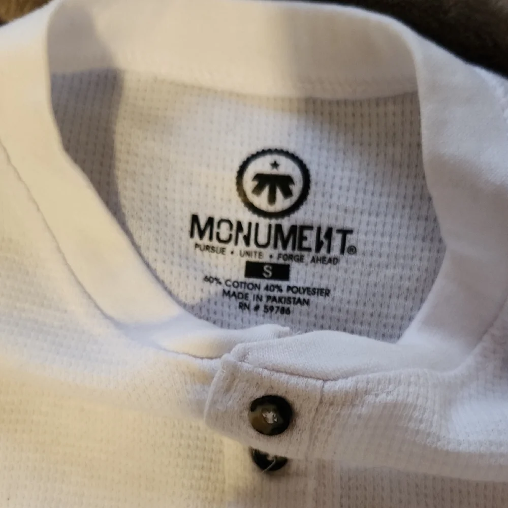 NWT Monument White Waffle Knit Henley Shirt Size Small - Picture 3 of 6
